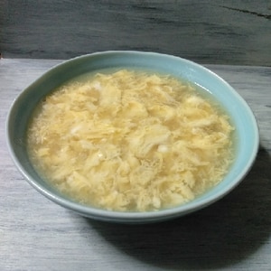 生姜入りのシンプルな卵スープ